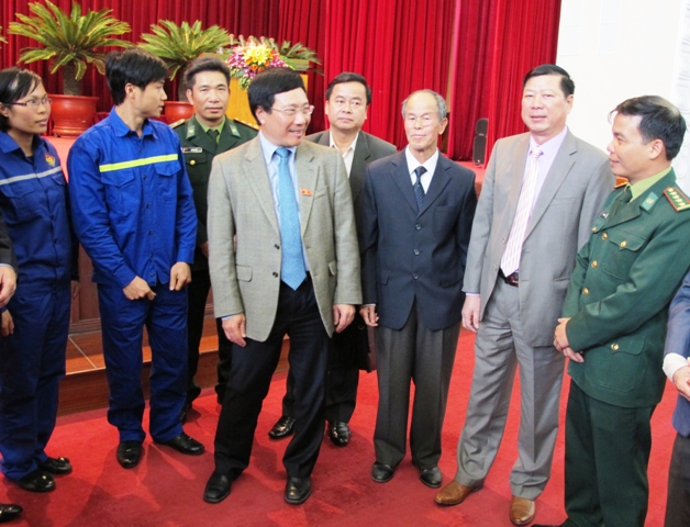 ผู้แทนรัฐสภาลงพื้นที่พบปะกับผู้มีสิทธิ์เลือกตั้งเพื่อรายงานผลการประชุมรัฐสภาครั้งที่ 6 สมัยที่ 13